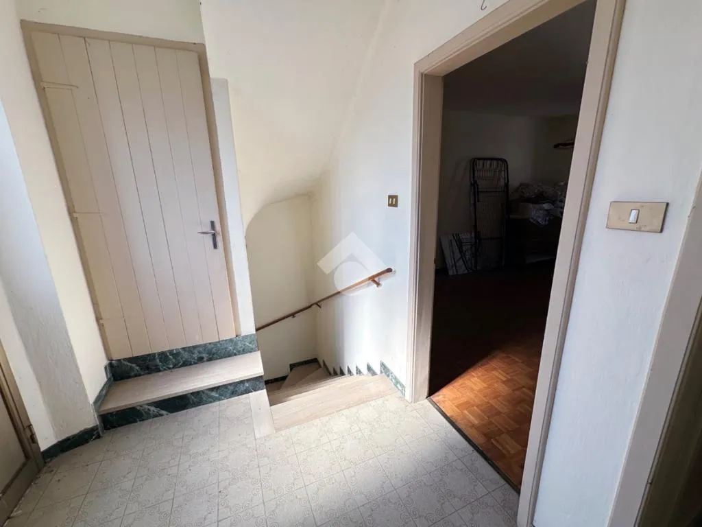 Pièces - Rustic Villa with Private Garden in Majano