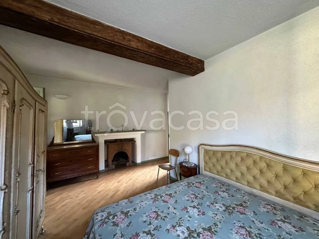 Chambres - Characterful Triplex with Terraces in Pagno