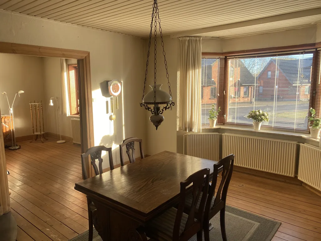 Söögituba - Older Townhouse with Garden in Central Location