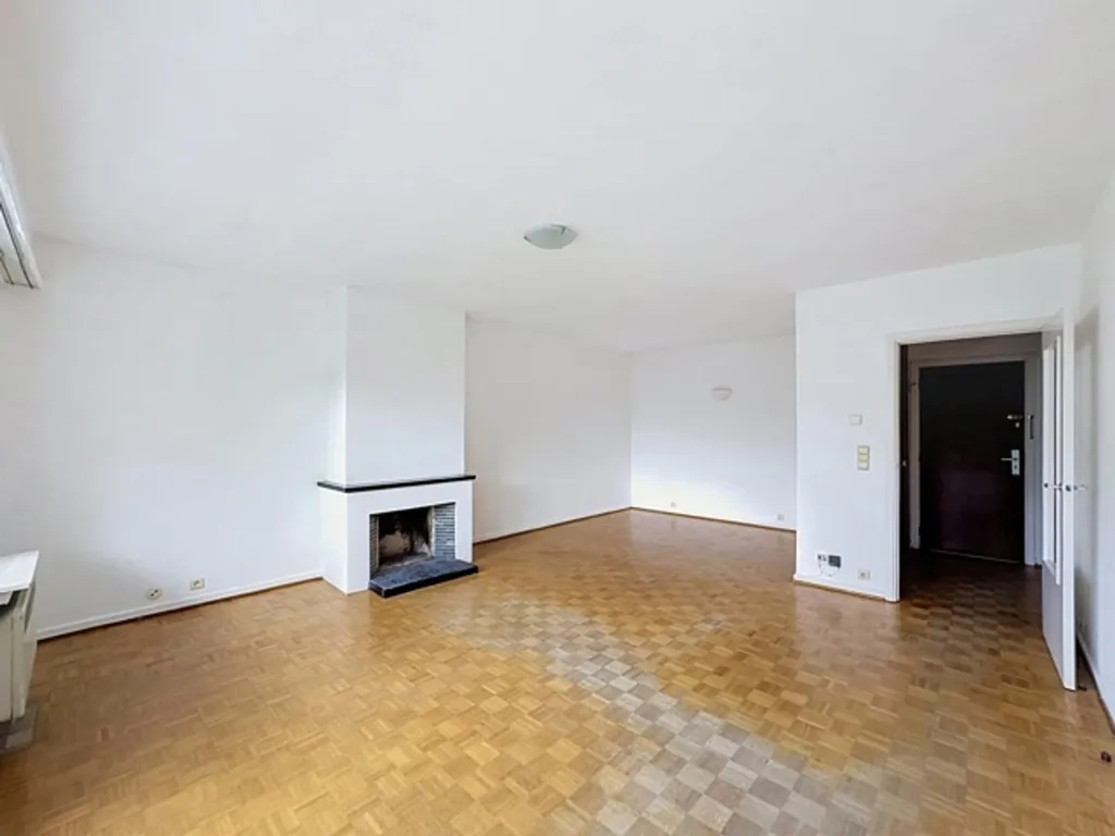 Soggiorno - Studio with South-Facing Terrace in Etterbeek