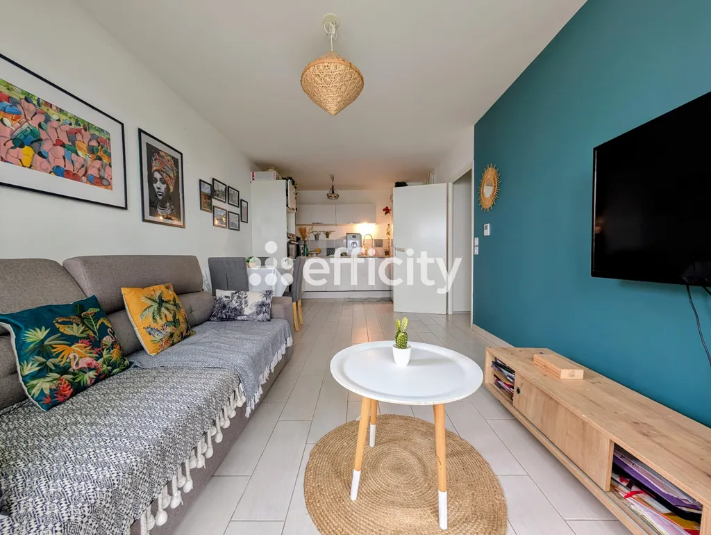 Living Room - Modern Flat with Balcony in Epinay-sur-Seine