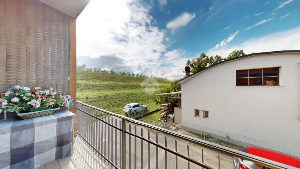 Rõdu - Independent House with Workshop in Cento