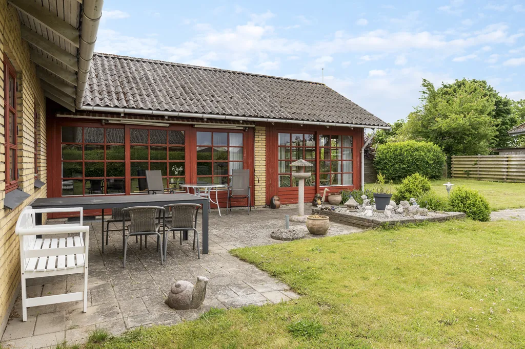Garden - Villa with South-Facing Terrace in Kregme