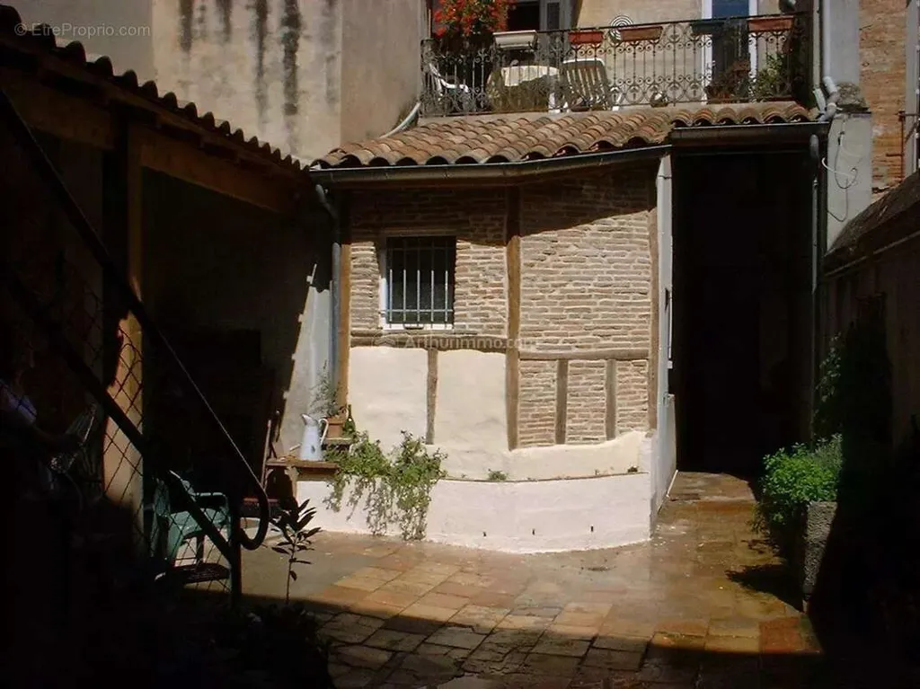 Rental Building in Gaillac Centre