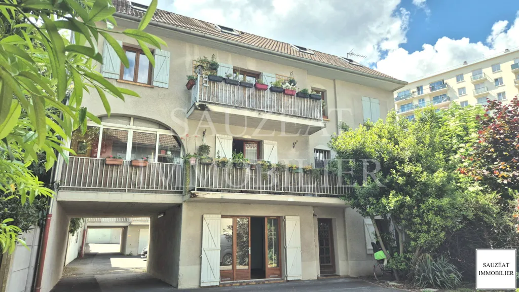 Välivaade - 3-Piece Flat with Terrace in Bagneux