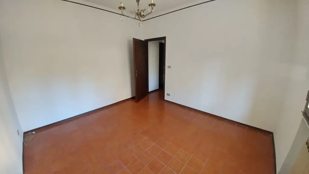 Pièces - Trilocale with Private Terrace in Zocca