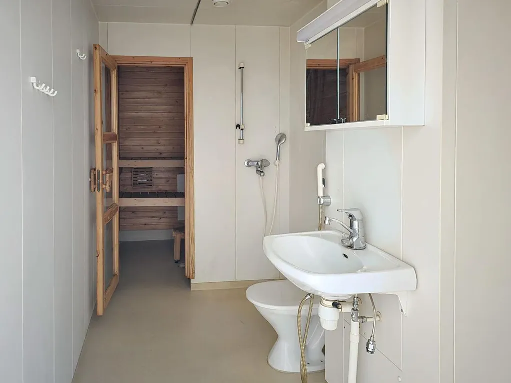 Salles de bain - Apartment with Balcony and Sauna in Kerava Centre