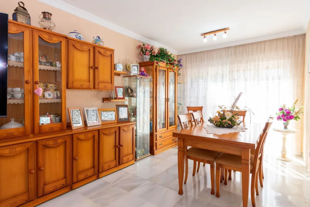 Sala da pranzo - Townhouse with Garden in Estepona