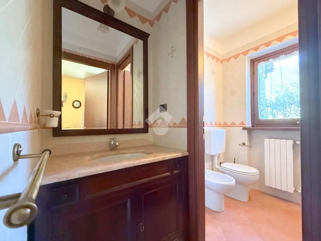 Salles de bain - Terraced Villa with Private Garden in Oulx