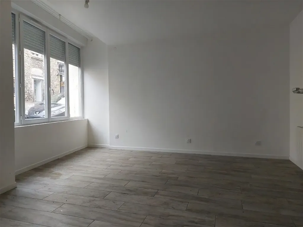 Rooms - Bright Studio with Parking in Lagnieu