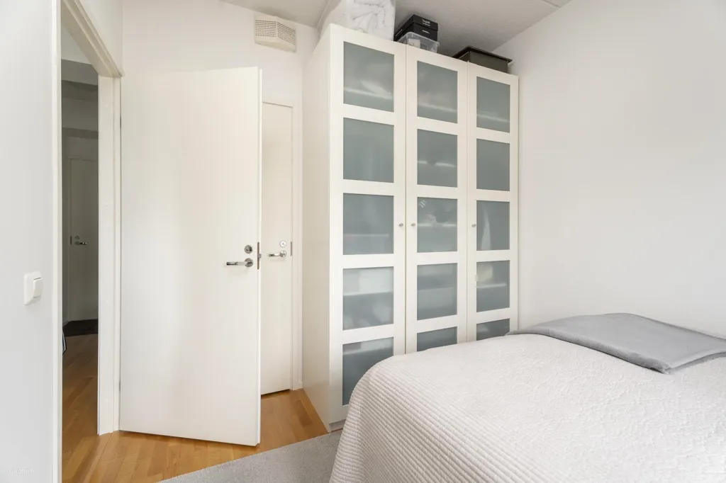 Magamistoad - Flat with Glazed Balcony in Tampella