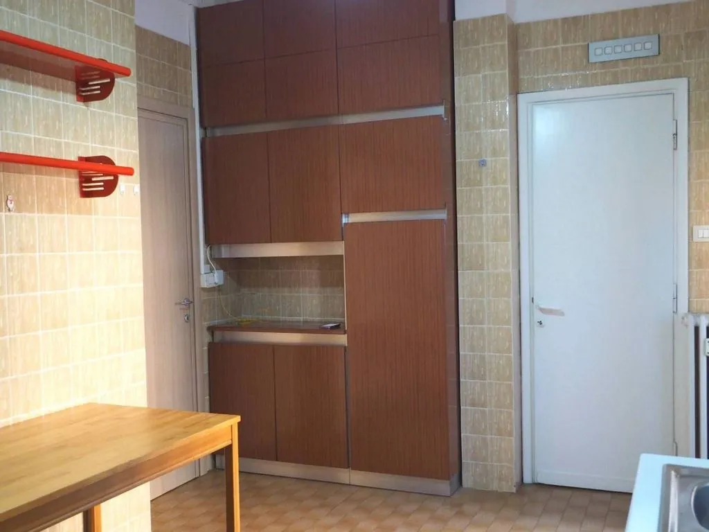 Kitchen - Luxury Flat with Triple Balcony in Rome