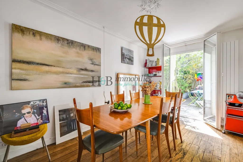 Salle à manger - Duplex Familial avec Terrasse et Jacuzzi à La Villette