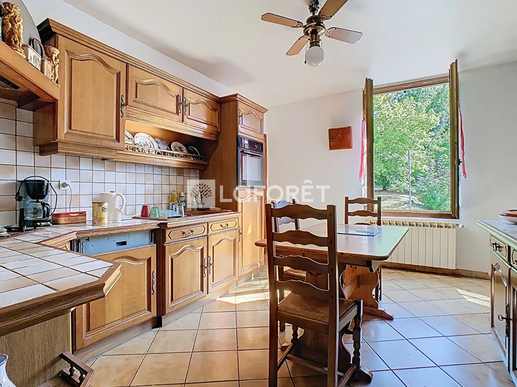 Cuisine - Maison avec Cours d'Eau et Terrasse aux Islettes