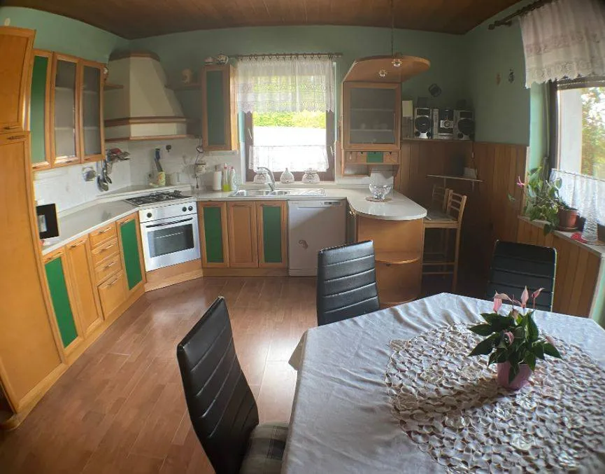 Salle à manger - Two-Storey House with Large Land in Medvode
