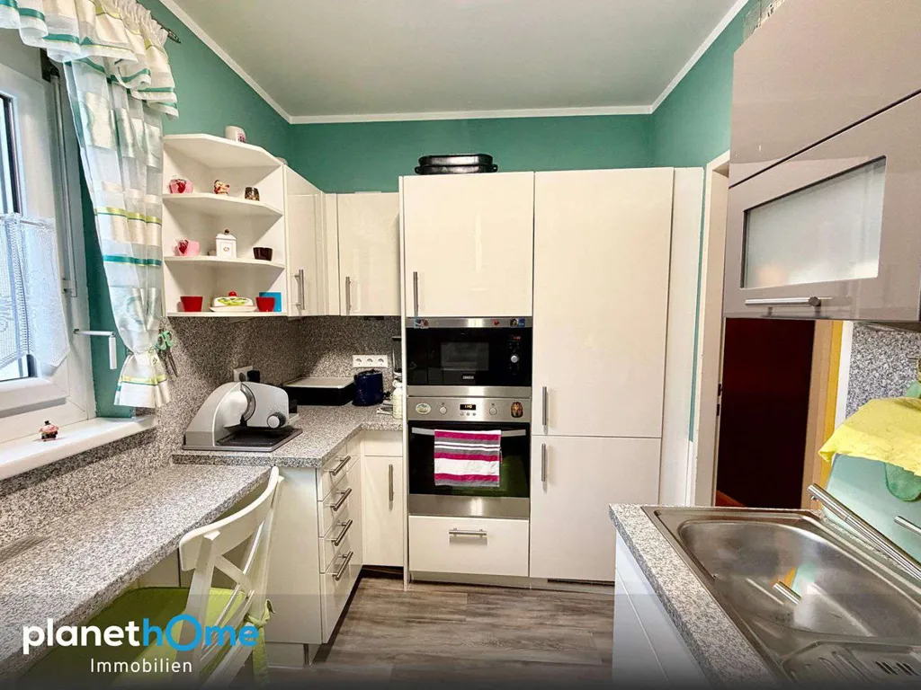 Cucina - Charming 4-Bedroom Apartment with Loggia in Stockerau