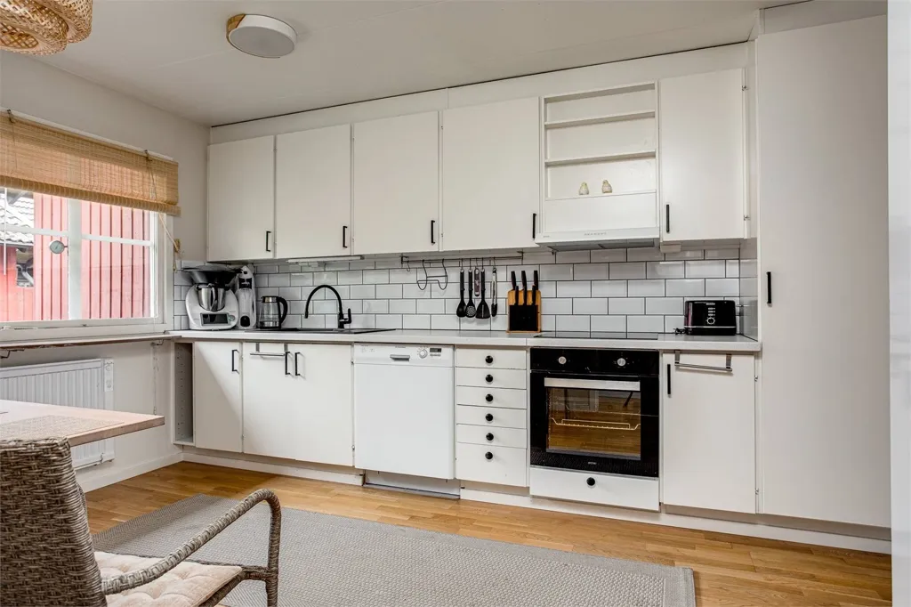 Köök - Corner Flat with Modern Finish in Kopparberg