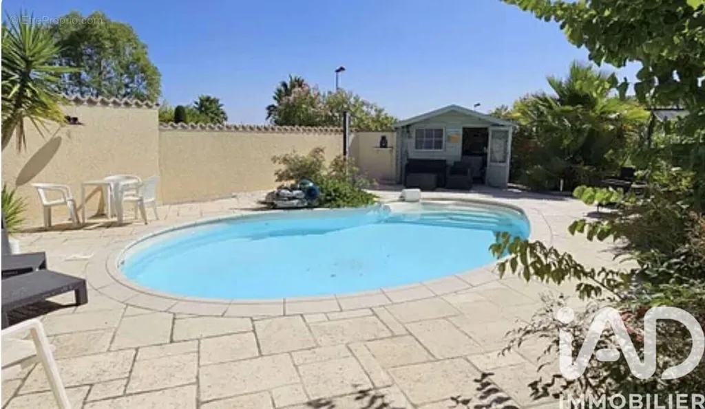 Piscine - Villa avec Piscine et Jardin à Puimisson