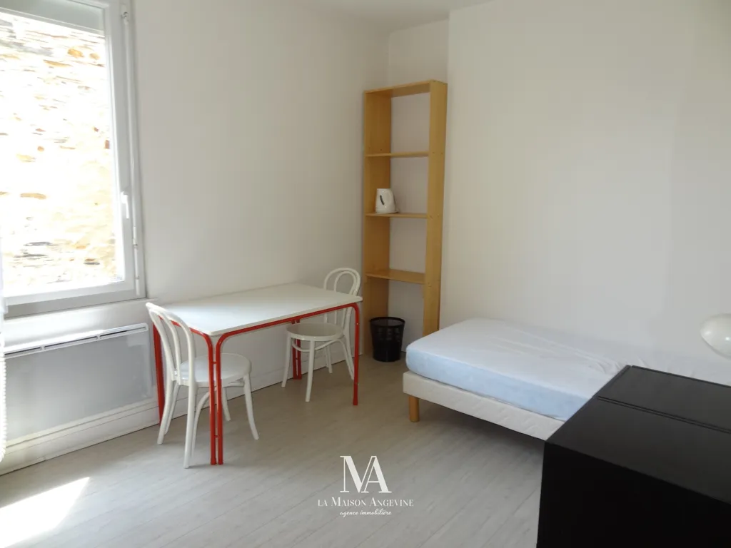 Chambres - Studio meublé proche quai des Carmes à Angers