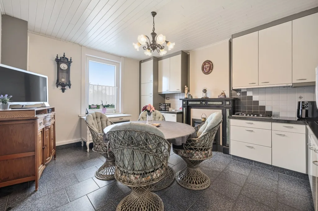 Salle à manger - Rijwoning avec Jardin et 2 Garages à Boutersem