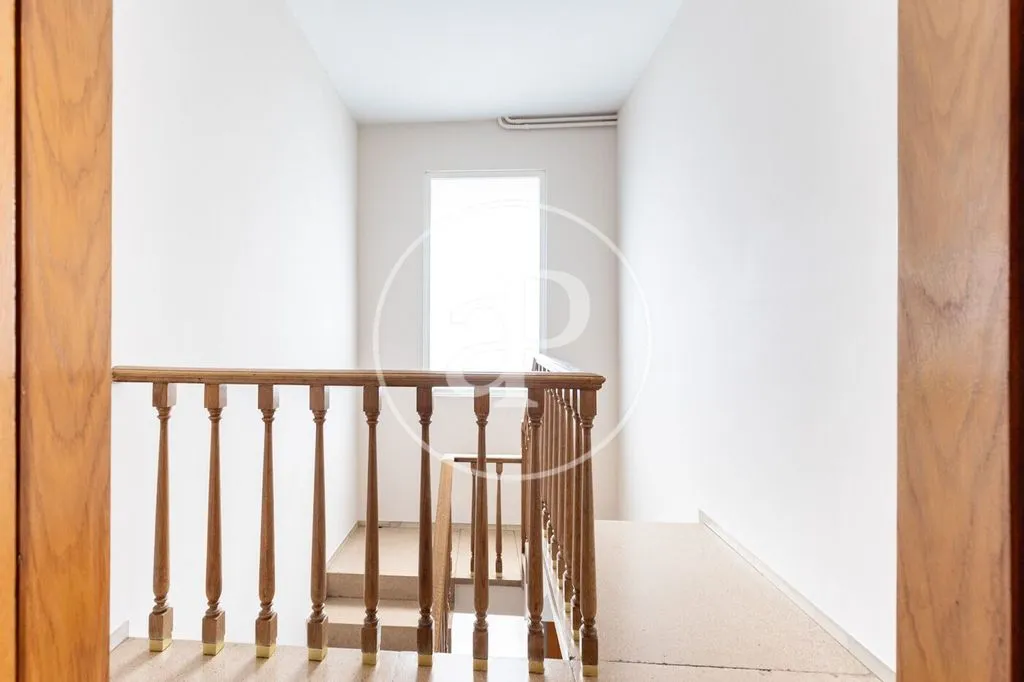 Pièces - Luxury Townhouse with Pool in Sabadell Centre