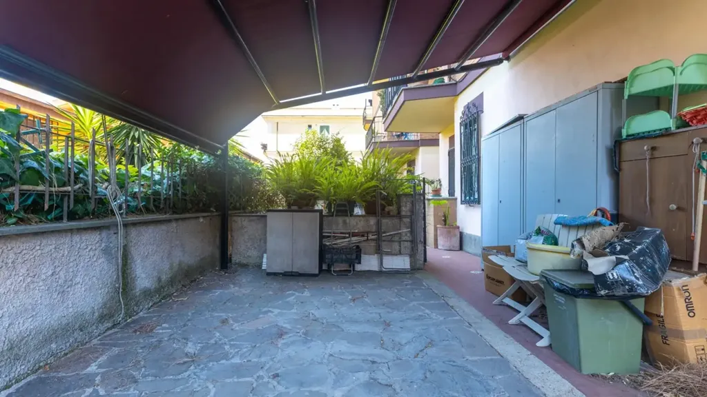 Terrass - Three-Bedroom Apartment with Garden in Garbatella, Rome