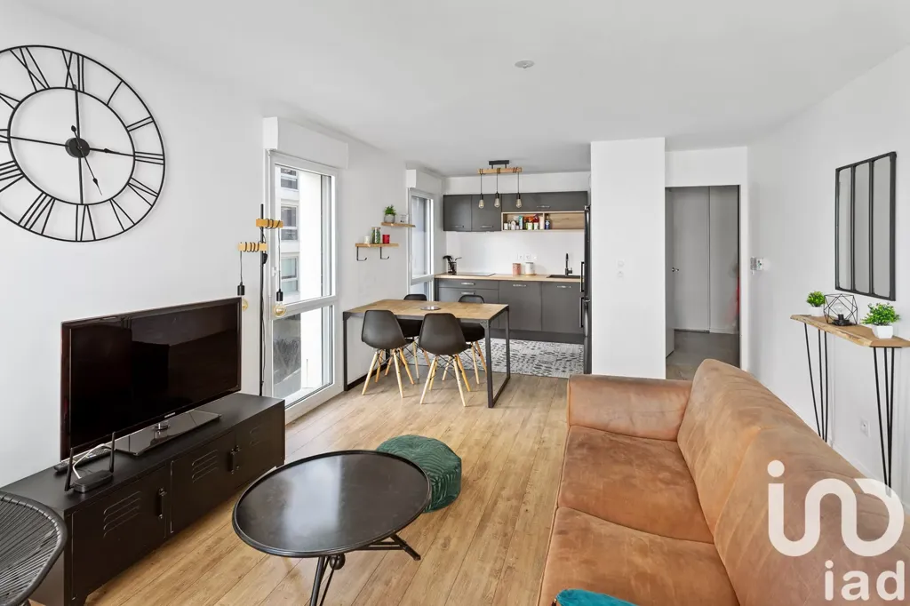 Séjour - Appartement Récemment Construit avec Balcon à Nantes