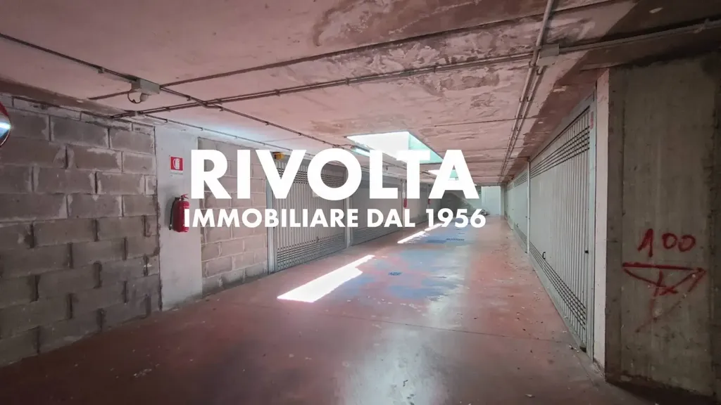 Garage - Cielo-Terra Villa with Garden in Rome