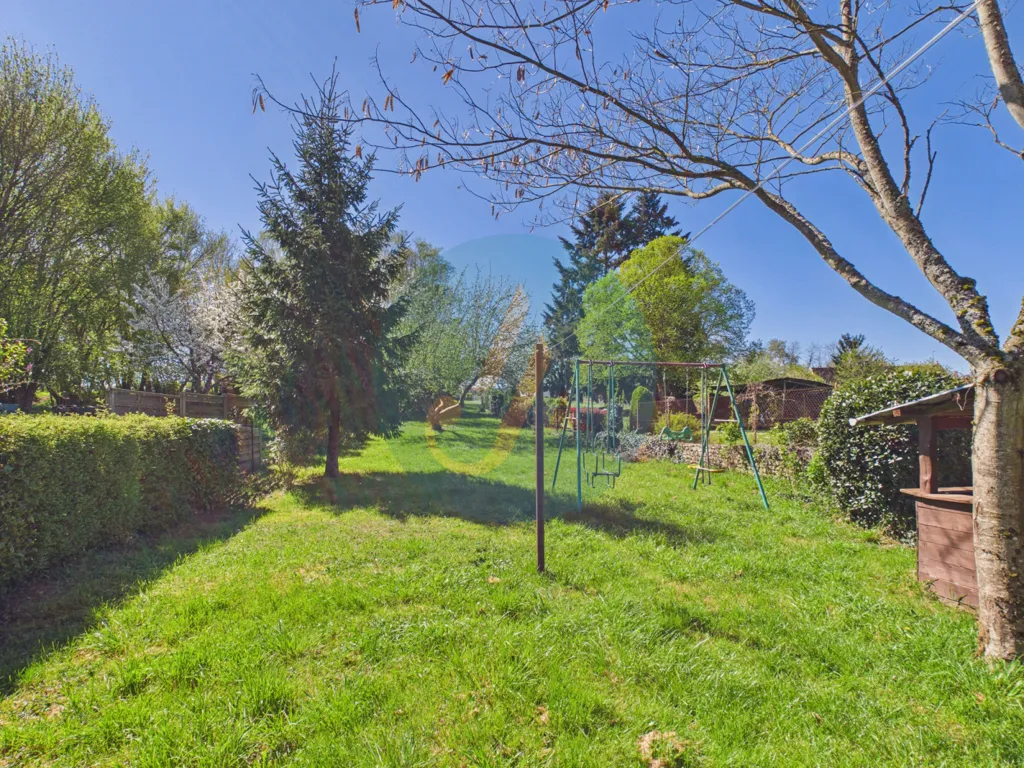 Aed - Character House with Garden in Narcy