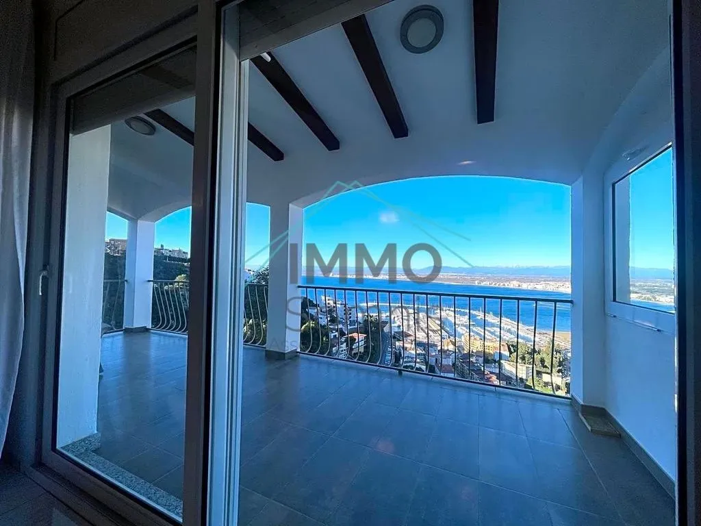 Balcony - Luxury Villa with Panoramic Views in Roses
