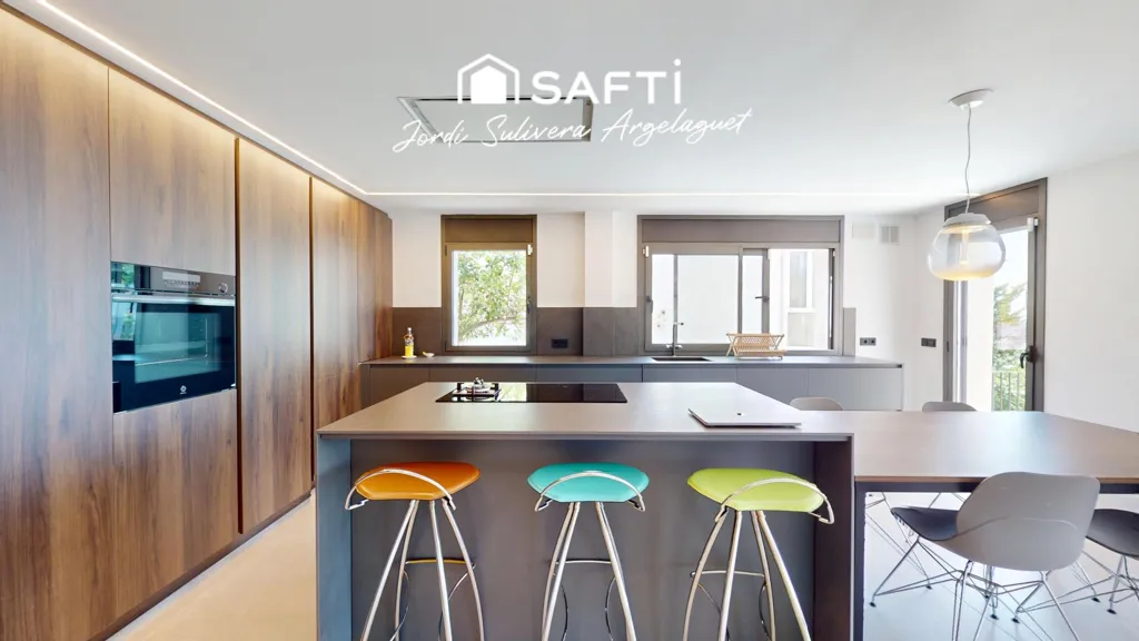 Cuisine - Luxury Villa with Panoramic Views in Banyoles