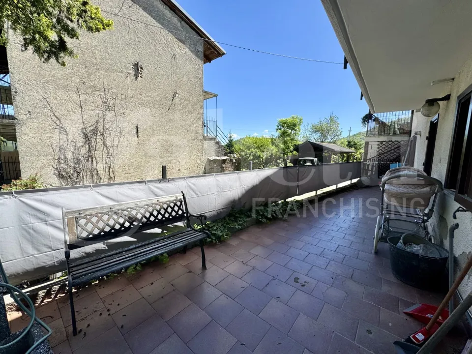 Terrace - Rustic House with Garden in Giaveno