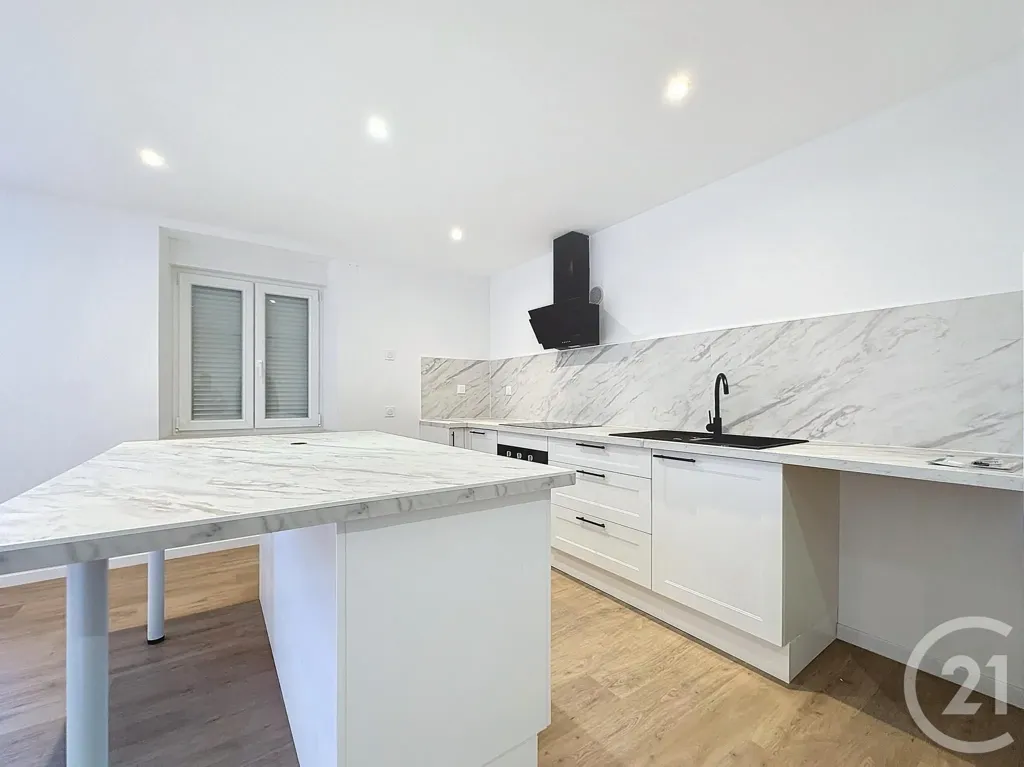 Kitchen - Refurbished 5-Piece Apartment in Montbéliard