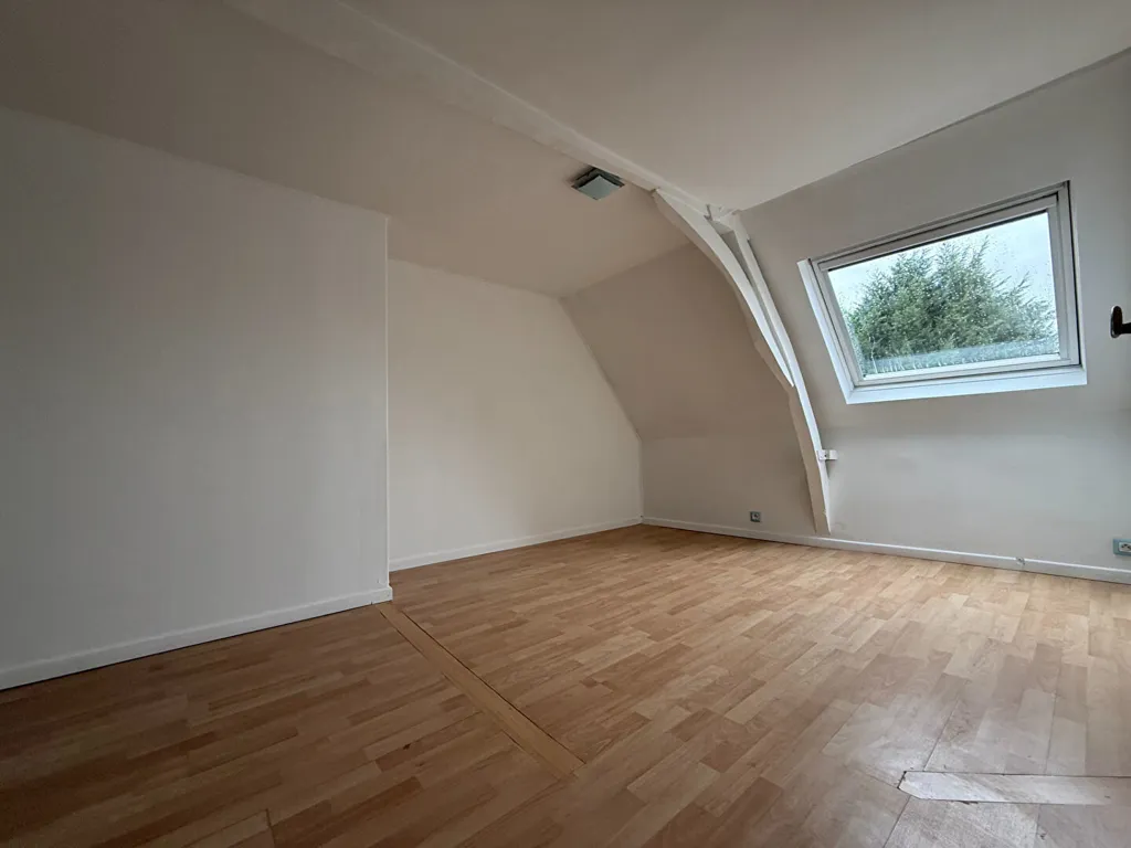 Toad - Semi-Detached House with Garden in Blanc Four Centre