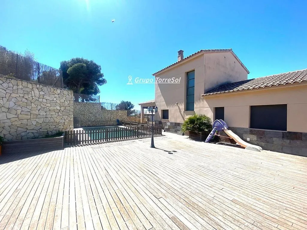 Piscine - Independent House with Pool in Valldemar