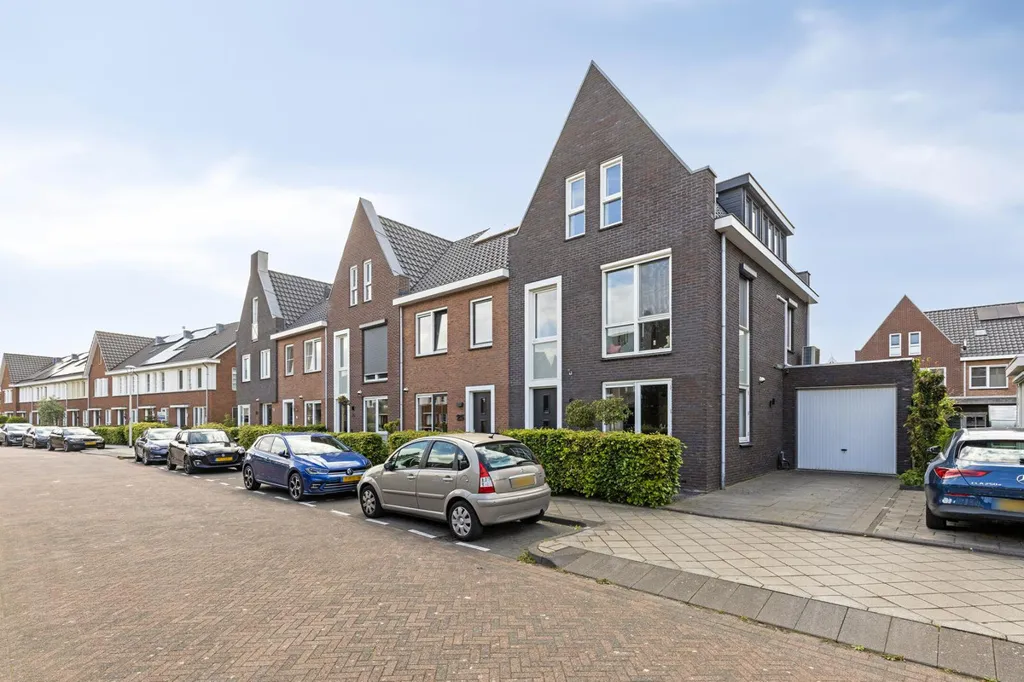 Välivaade - Modern Corner House with Garage in Woudenberg