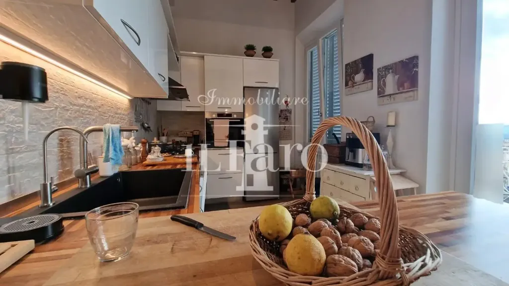 Cuisine - Panoramic Apartment with Balcony in Signa