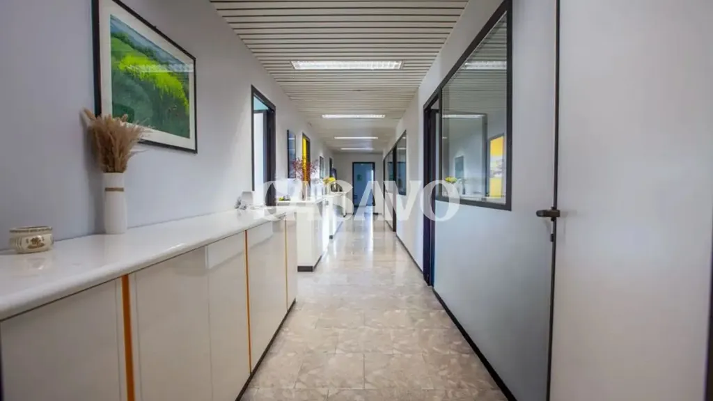 Esik - Dual-Use Apartment with Panoramic Terrace in Milan