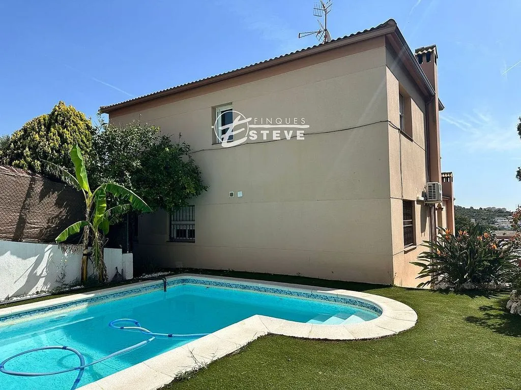 Piscine - House with Pool and Terrace in Segur de Calafell