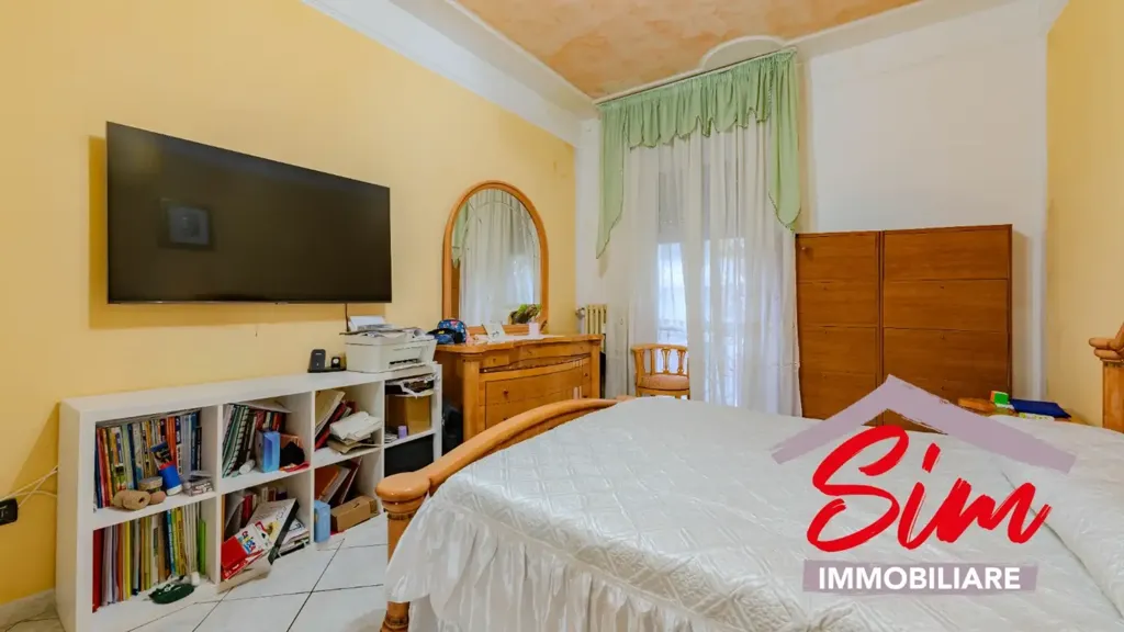 Chambres - Third Floor Flat with Balcony in Central Novara