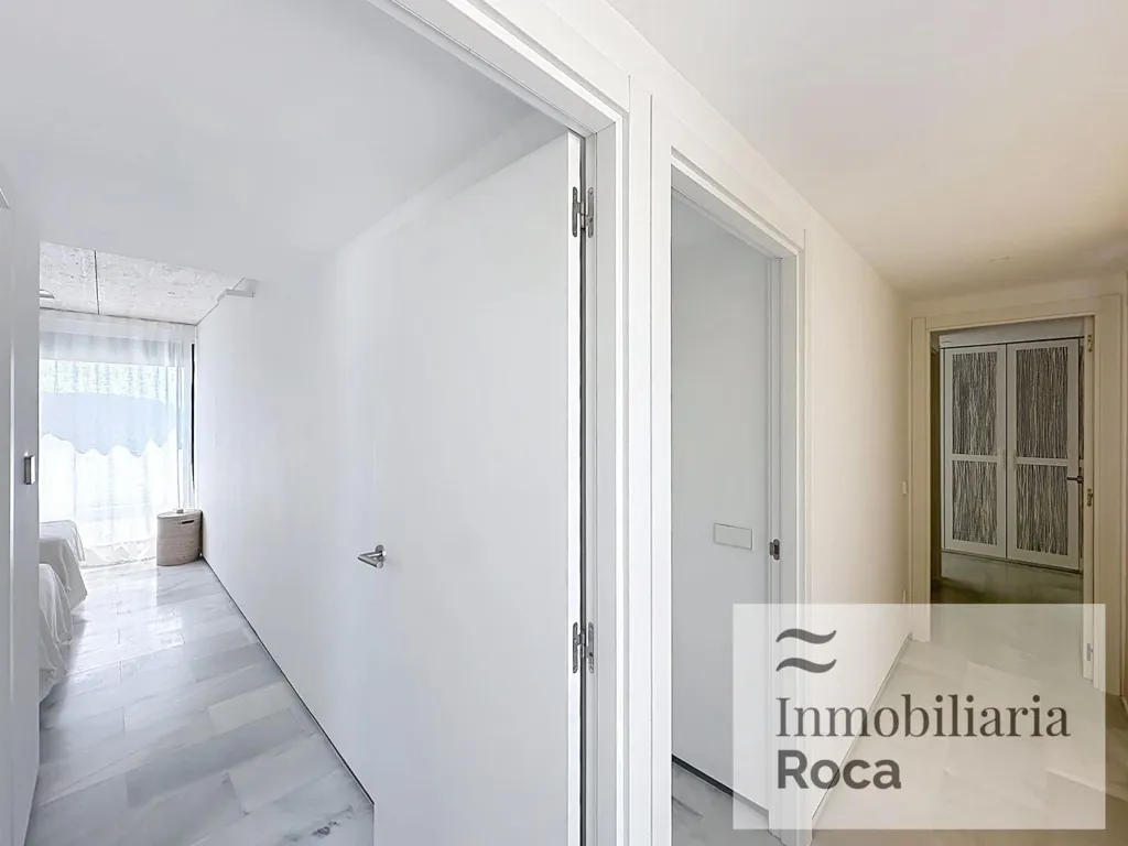 Esik - Villa with Sea View and Pool in Es Mercadal