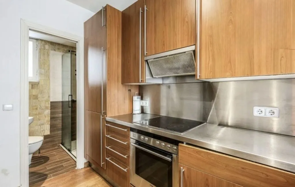 Cuisine - 1-Bedroom Apartment with Spa in Recoletos
