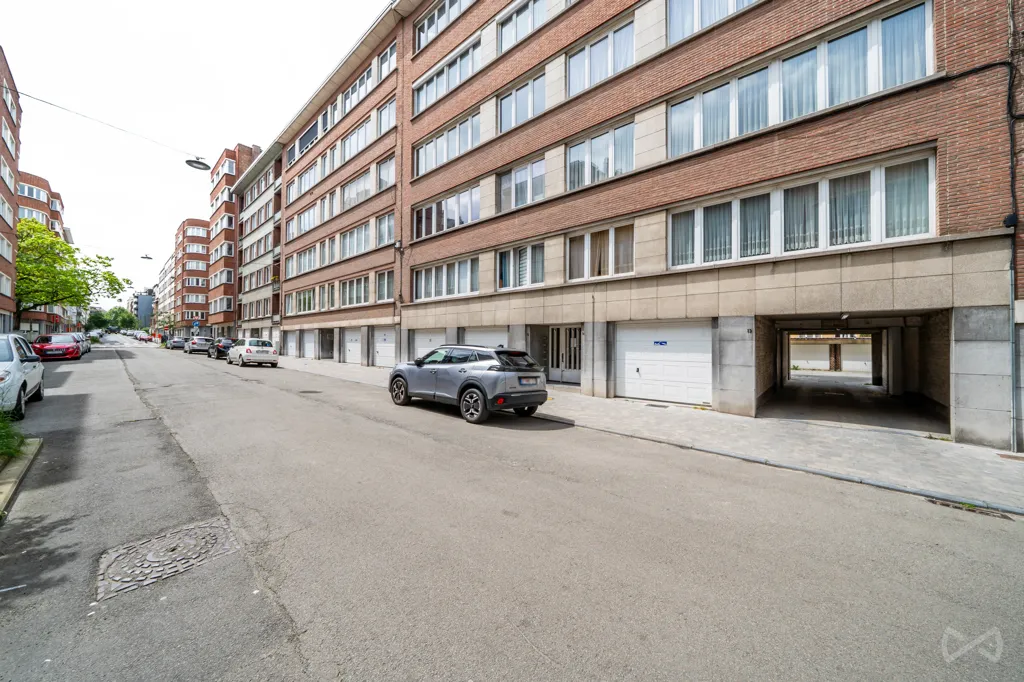Välivaade - Spacious Apartment with Terrace in Schaerbeek