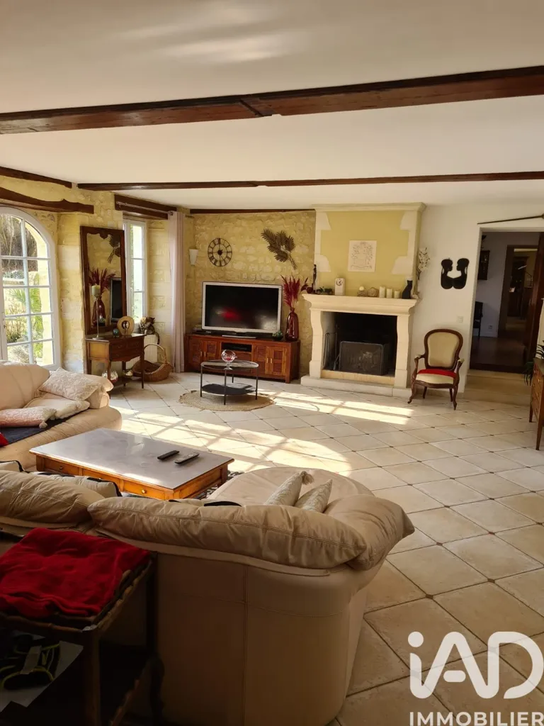 Séjour - Villa de Luxe avec Jardin à Vaux-sur-Aure