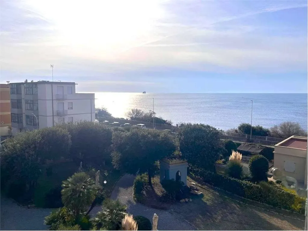 Rõdu - Luxury Flat with Sea View in Leghorn