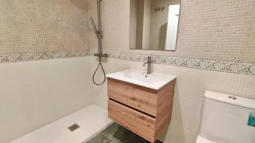 Salles de bain - Refurbished Flat with Lift in La Merced, Málaga