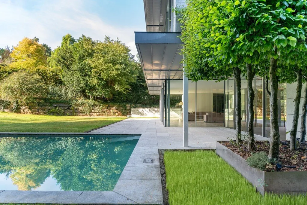 Piscina - Contemporary Villa with Pool in Uccle