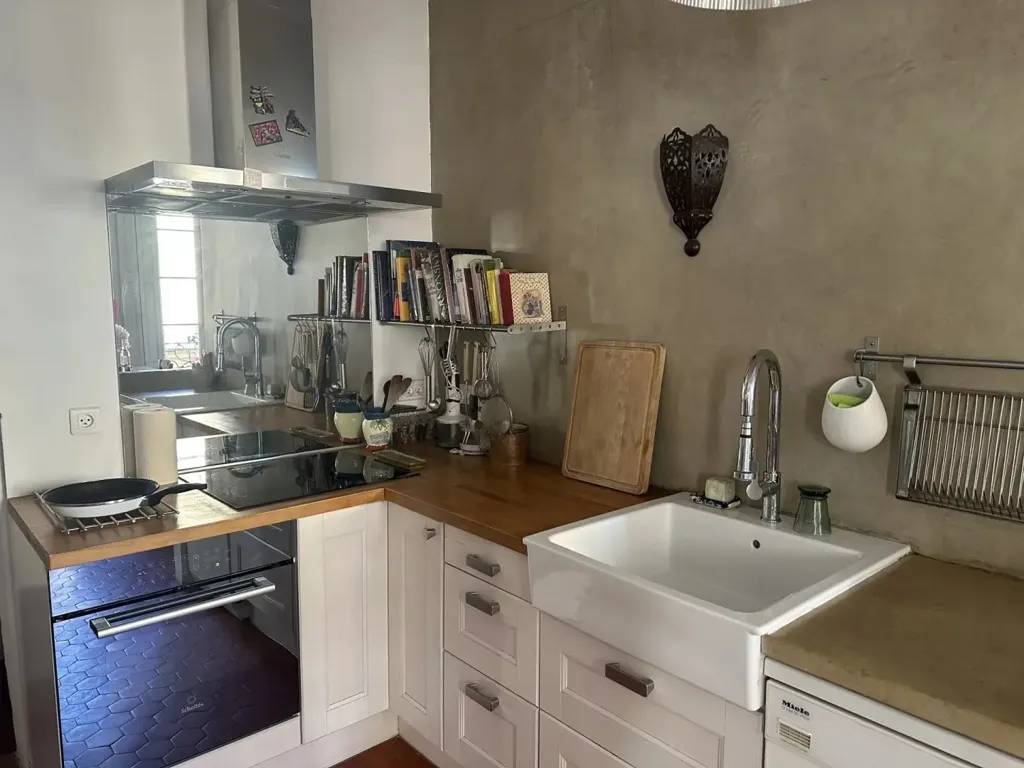 Cuisine - Appartement 2 Pièces avec Balcons dans le Centre Historique d'Aix-en-Provence