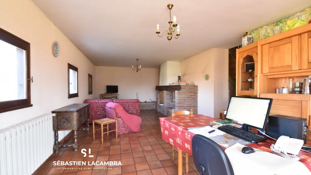 Salle à manger - Maison de Caractère avec Terrain à Bâtir à Puygouzon