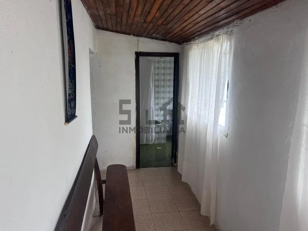 Entrée - Rustic Stone Chalet with Garden in Lobeira
